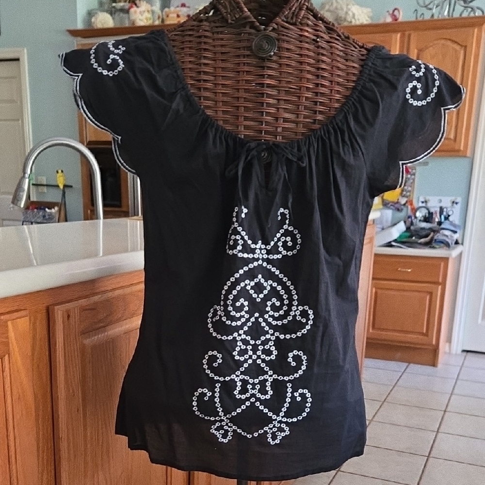 Black and White Ruffled Flutter Sleeve Blouse